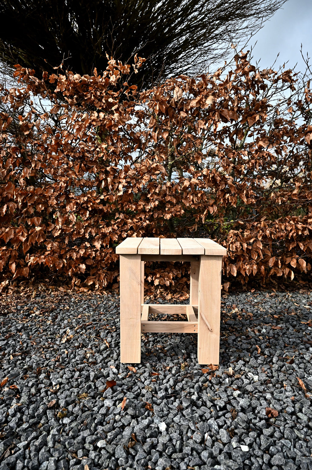 Hardhouten (bijzet)tafel