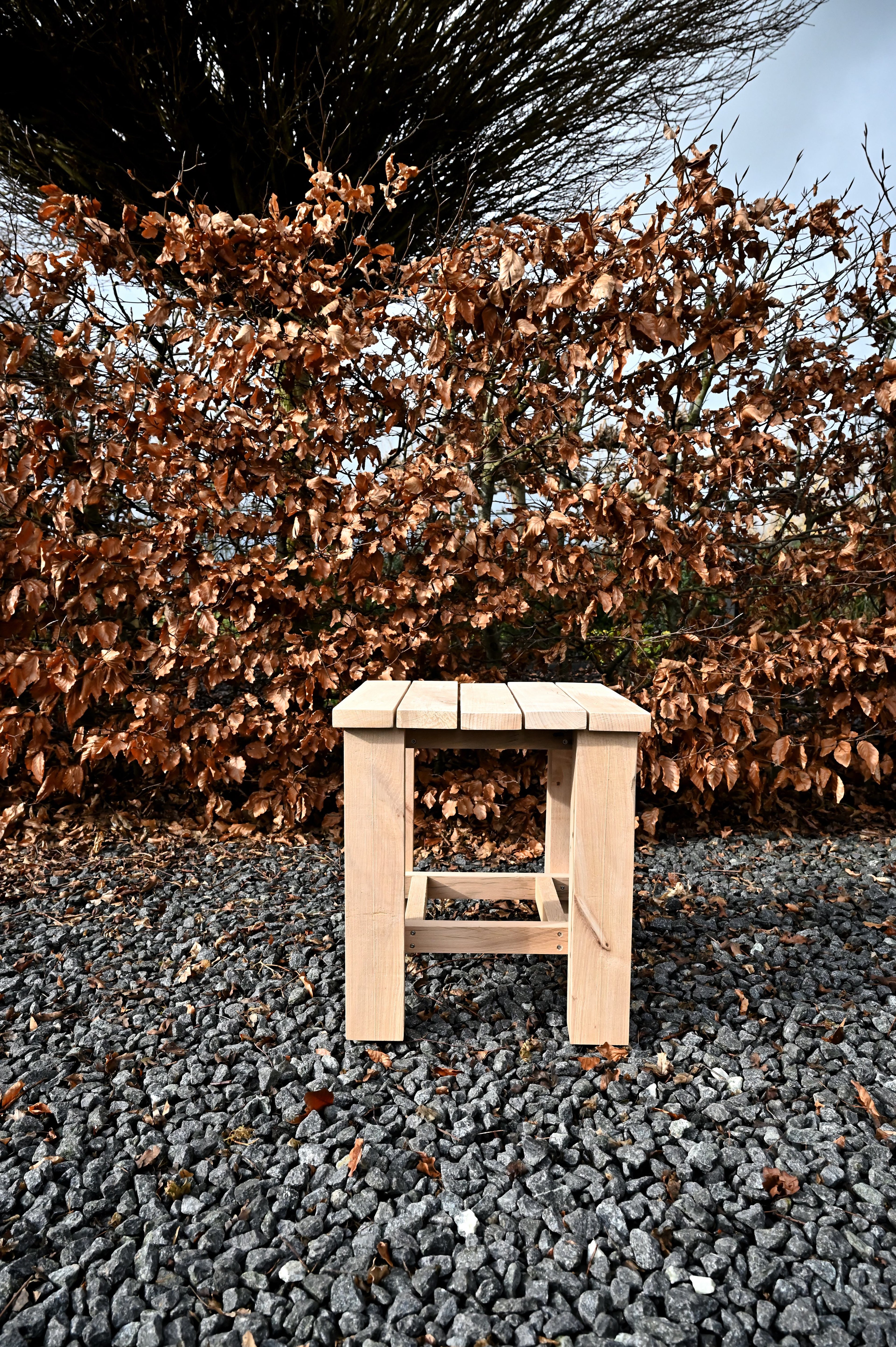 Hardhouten (bijzet)tafel