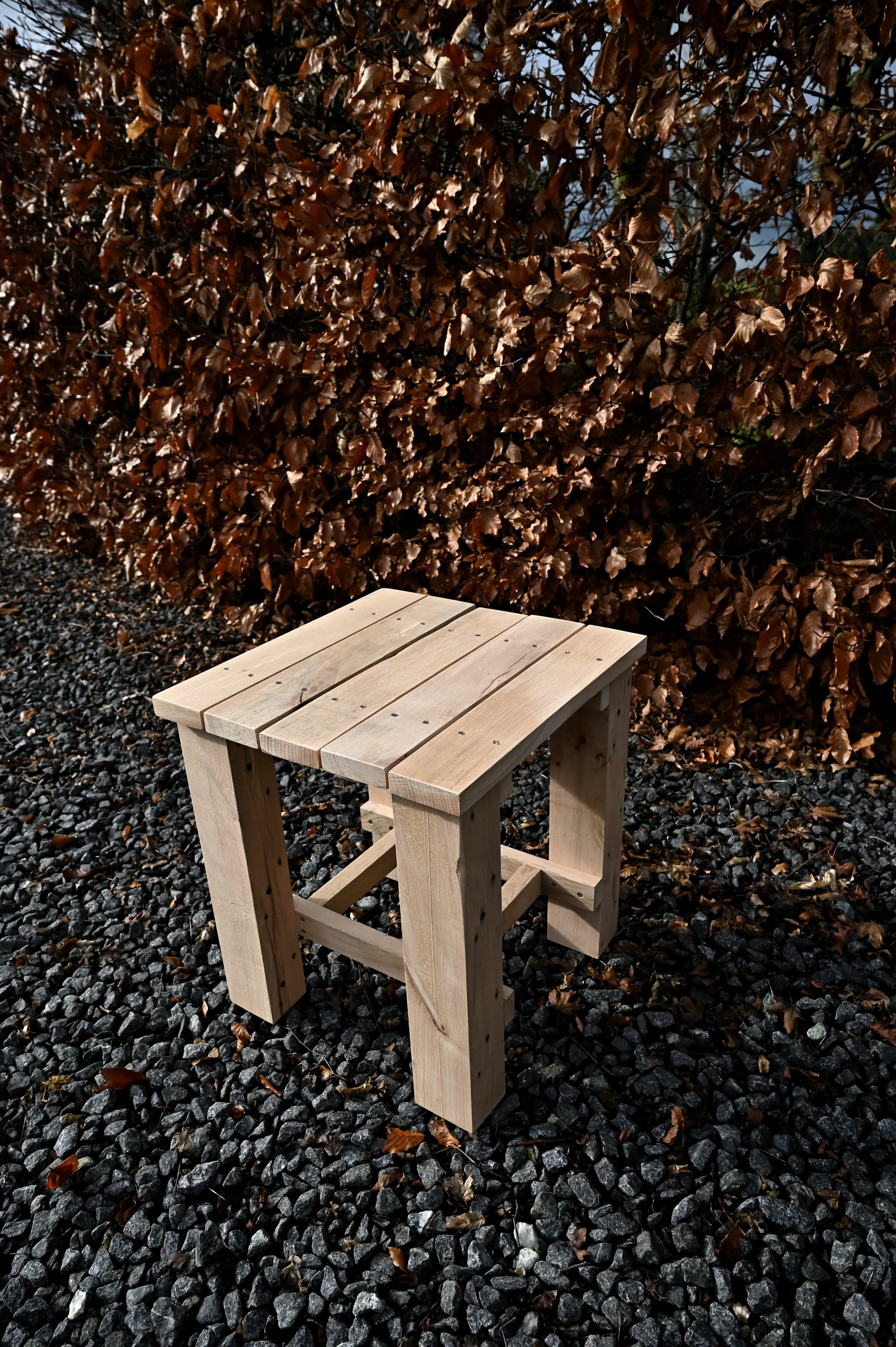 Hardhouten (bijzet)tafel