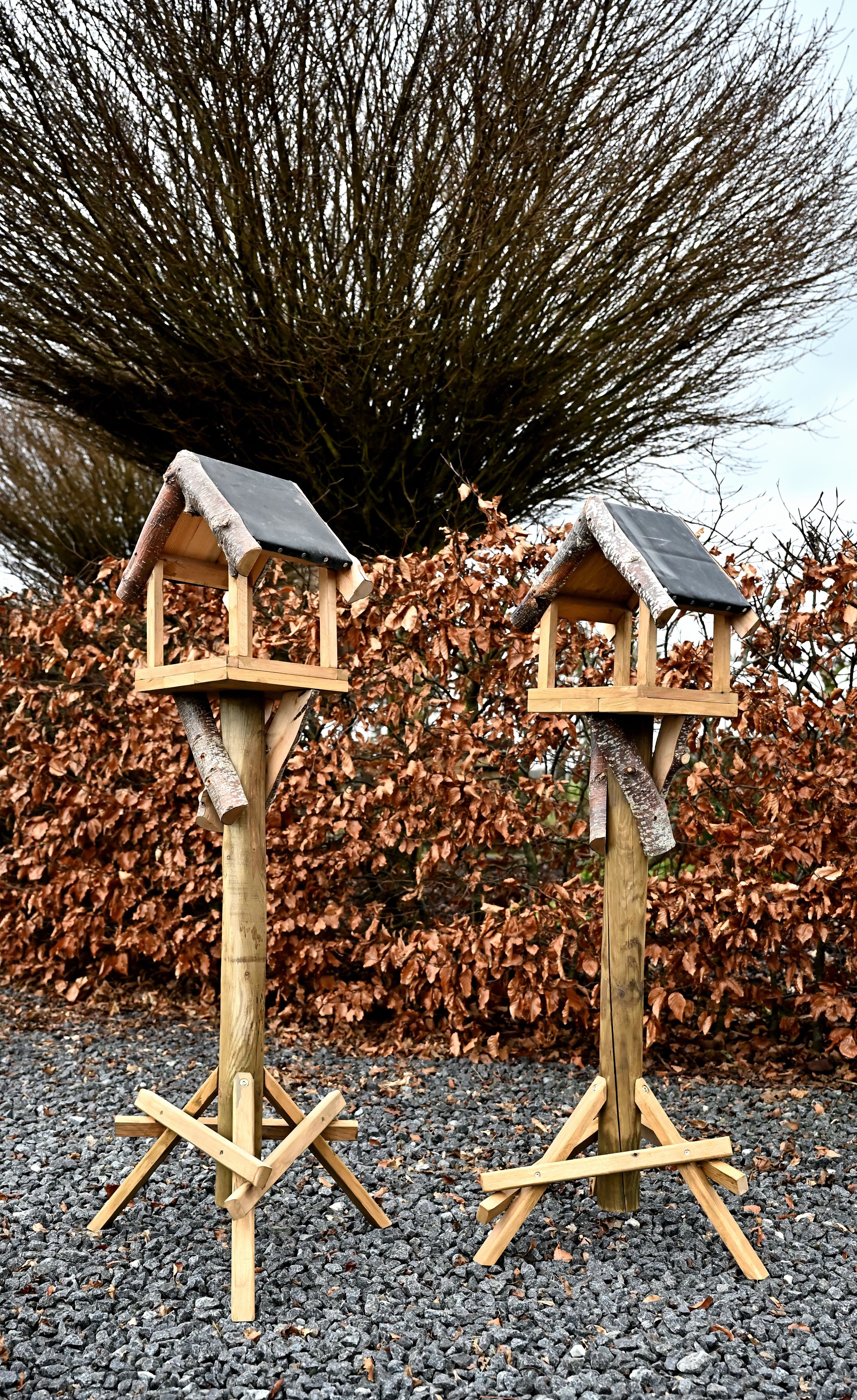 Vogelhuis op standaard